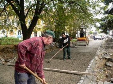 Az Erzsébet-parkban idén elkészülnek a járdák