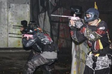 Górcső alatt a sepsiszentgyörgyi festékharcosok (Extrém sport, paintball) — Tibodi Ferenc