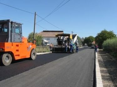 Kockakő helyett aszfaltszőnyeg