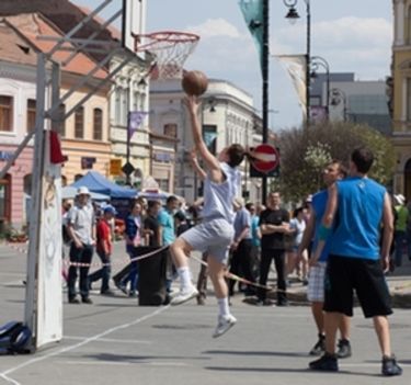 Egyre népszerűbb a streetball                      Fotó: Henning János