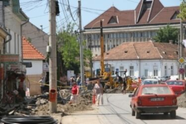 Bánki Donát utca: jobbról túrnak, balról ásnak, jobb ezt a városrészt most kikerülni. Albert Levente felvételei