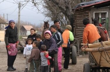 Beiskolázatlanul első és második esély küszöbén (Szászfalusi roma gondok)