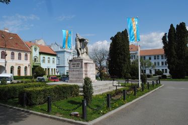 Székely zászlók a Gábor Áron téren. A szerző felvétele