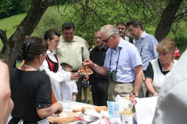 Ízlett a kürtőskalács Károly hercegnek