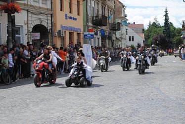 Felvonulás Kézdivásárhelyen. A szerző felvétele