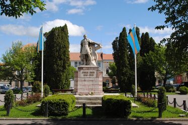 Amikor még lobogott a székely zászló Kézdivásárhely főterén. Iochom István archív felvétele