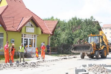 Erőgépek Barót utcáin. A szerző felvétele