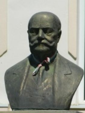 Jancsó Benedek (1854–1930) szobra Gelencén (Petrovits István alkotása)