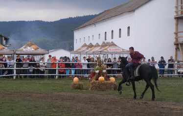 Évfordulós rendezvény Zabola közelében. A szerző felvétele