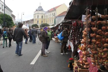 Őstermelők és kézművesek kínálták portékáikat. Albert Levente felvétele