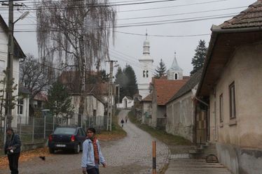 Novemberi utcakép Kőröspatakon. Albert Levente felvételei