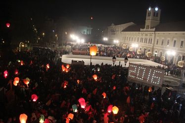 Benépesült a megyeszékhely új főtere. Albert Levente felvételei