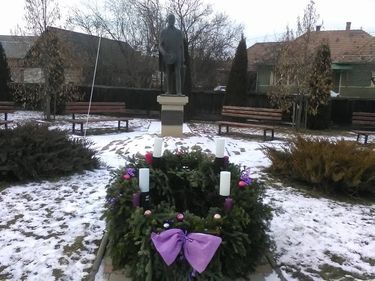 Adventi koszorú Szentkatolnán. Kondráth Erika fotója