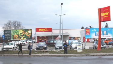 Nem ajánlott a Penny környékén sétálni a fiataloknak. A szerző felvétele