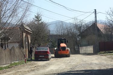 A Csoma-emlékház előtt is megújult az úttest. A szerző felvétele