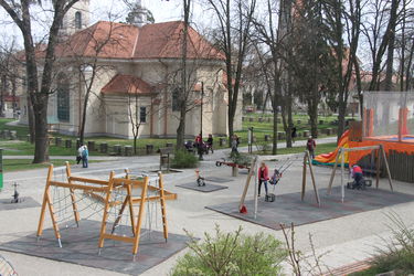 A megyeszékhelyi Erzsébet park játszótere. Albert Levente felvétele