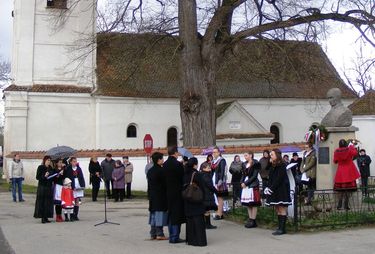 Koszorúzás az idei Kőrösi-napokon. A szerző felvétele