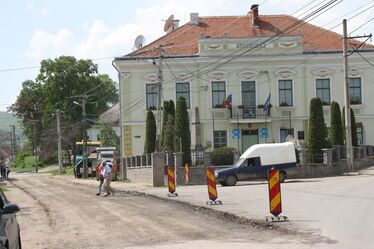 Új aszfaltszőnyeg a községközpontban. Albert Levente felvételei