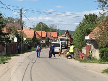 Készülnek az árkok Illyefalván. A szerző felvételei