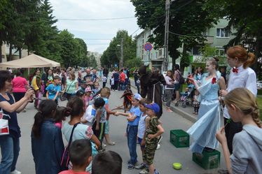 Gyermeknap a Rózsák úton. A szerző felvétele