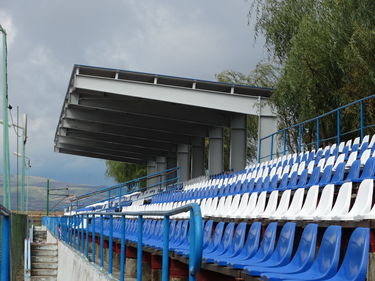 A Sinkovits Stadion lelátója A szerző felvétele