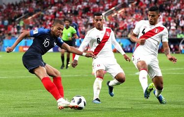 A 19 éves Kylian Mbappé (10) a legfiatalabb francia góllövő a nagy tornákat illetően. Fotó: FIFA