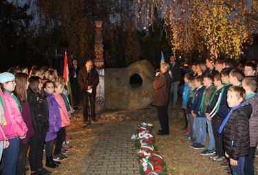 A Likas-kőnél tisztelegtek a kovásznaiak. A szerző felvétele