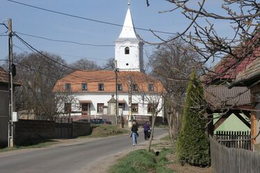 Tavasszal Forró Elek bölcsőhelyén