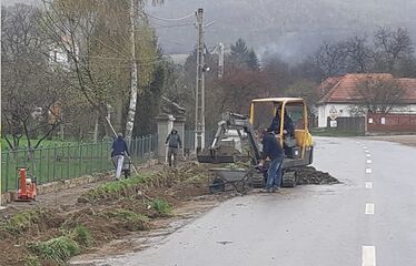 Ha elkészül a járda, biztonságban közlekedhetnek a gyalogosok. A szerző felvétele