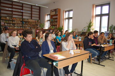 Előtérben a kovásznai győztes csapat. Forrás: AESZ