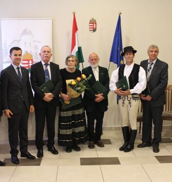 Tóth László, Fazakas János, Gazda Klára, Vetró András, Antal Zsolt és Demeter Lajos. Fotó: FOTÓ: Kovács Hont Imre / Hargita Népe