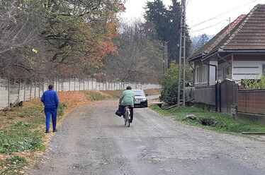 A Felszegi utcát több mint egy kilométer hosszan fogják aszfaltozni. A szerző felvétele