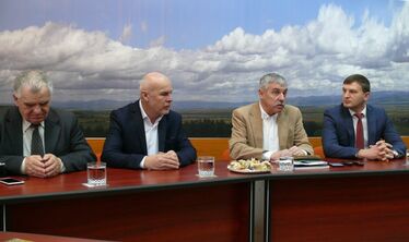 (Vasile Tocaru), Iurie Răileanu, Tamás Sándor és Mihai Olărescu. A SZERZŐ FELVÉTELE