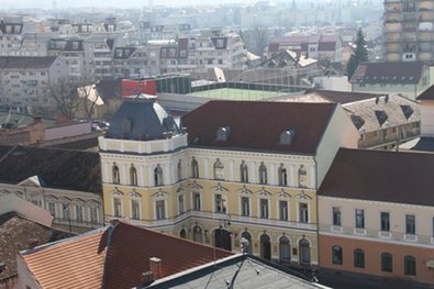 A sepsiszentgyörgyi városháza – stabil önkormányzatokra lenne szükség a válság kezeléséhez. Albert Levente felvétele