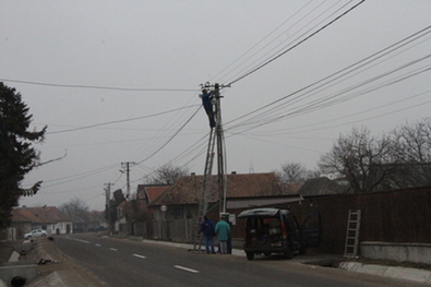 Aldobolyban is dolgoztak az Electrica munkatársai. Albert Levente felvétele