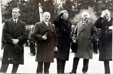 A Kollégium elöljáró tanárai: Gödri Ferenc, Felszeghi István, Szász Béla, Döme Bálint és Csutak Vilmos (1935?). Fotó: Magángyűjtemény