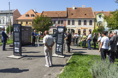 Szabadtéri kiállítás a Gábor Áron téren. Bartos Lóránt felvétele