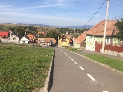 Nagy nevű kis utcák az Őrkő alatt: aszfalt csak az elmúlt években került rájuk. A szerző felvétele