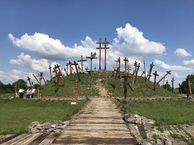 A csata helyszínén 1991-ben állítottak emlékművet Vadász György és Váncza László tervei alapján. Fotó: MTI / Czeglédi Zsolt