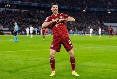 Mesterhármassal ünnepelte 100. BL-mérkőzését Robert Lewandowski. Fotó: Facebook / UEFA Champions League