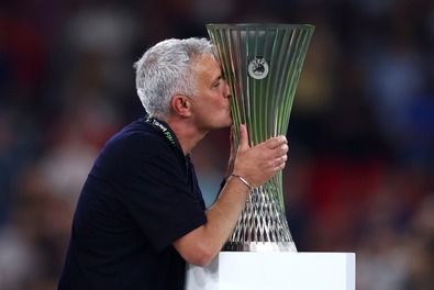 Mourinho az első vezetőedző, aki mindhárom európai kupasorozatban diadalmaskodott. Fotó: Facebook / UEFA Europa League