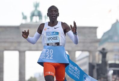 Kipchoge faragott a maraton világcsúcsán (Atlétika)