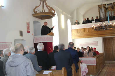 Harangszentelő istentisztelet Sepsikőröspatakon. A szerző felvétele