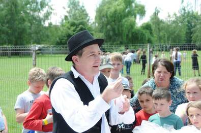 Szántó József mézespogácsa-készítő is bemutatót tartott.  Jancsó Máté felvétele