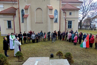 Sepsiszentgyörgyi megemlékezés a német és magyar katonák síremlékénél. A szerző felvétele