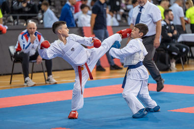 Tizenhat érmet szereztek a Sepsi Arénában (Karate)