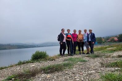 Sepsiszentgyörgyi zarándokok a Besenyői-tó partján. Fotó: Pakot Bernadett