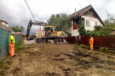 Erőgépek az Ady Endre utcában. A szerző felvétele