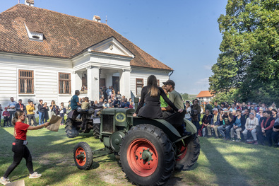 Traktorok a csernátoni Burrogtatón. Fotók: Bartos Lóránt