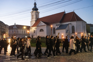 Fáklyás menet október 23-án Kézdivásárhelyen. Fotó: Bartos Lóránt